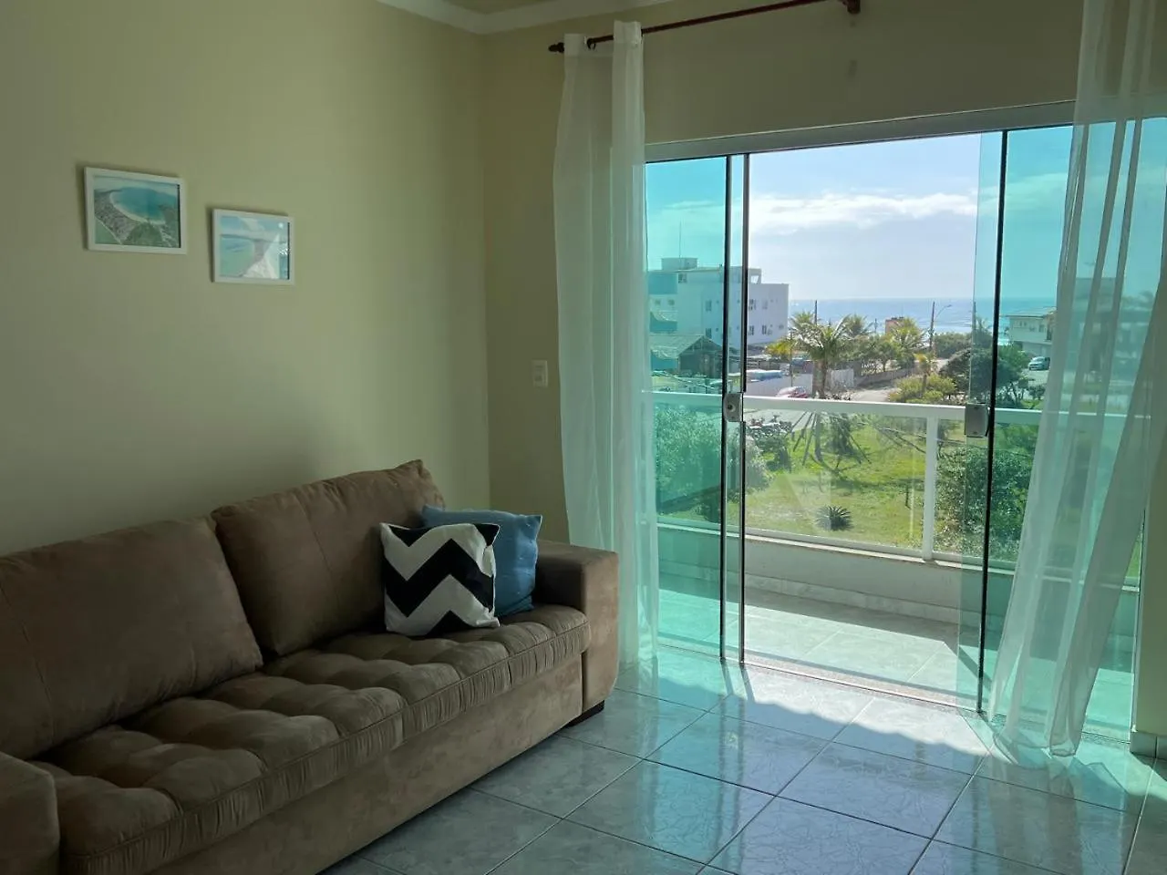 Aprecie Mariscal Nesta Hospedagem A 150 M Do Mar - V4 Bombinhas Brasilien